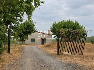 Bauernhof  N/a. Finca rúst. en venta en periferia, 2 dormitorios.