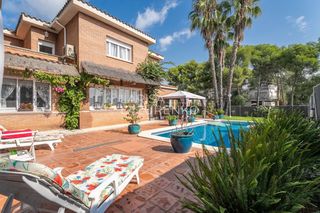 Chalet  Del cel. Chalet individual en venta en monnars, 6 dormitorios.