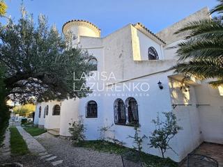 Casa adossada  Avellaner. Adosado en venta en miami, 3 dormitorios.