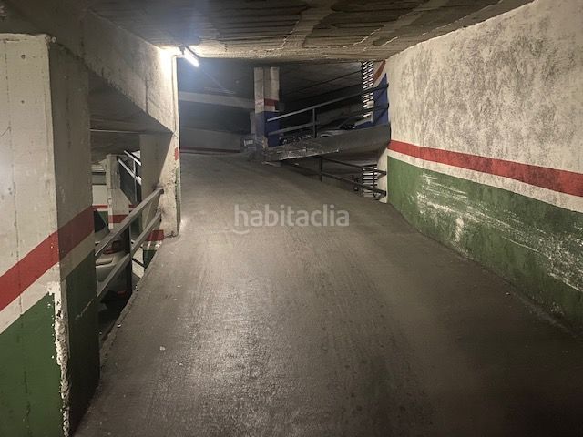 Foto 2a596e41-0b2b-4661-91ea-fb595906fb3d. Aparcament cotxe a Trinitat Vella Barcelona