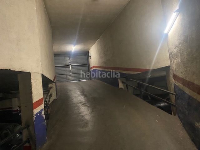 Foto 4d404aff-0587-4c29-806e-831e5c5c4ae8. Aparcament cotxe a Trinitat Vella Barcelona
