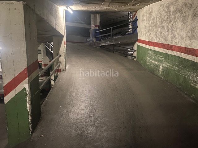 Foto 9ebb9d00-26e2-4632-a5aa-4cb35333d168. Aparcament cotxe a Trinitat Vella Barcelona