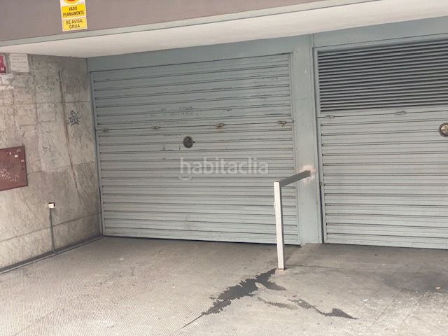 Foto d0c9d717-f3a6-4e0f-aeaf-b767e45c4984. Aparcament cotxe a Trinitat Vella Barcelona