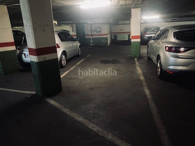 Foto e28fa16a-1451-4931-83a8-ea9ab1e1c525. Aparcament cotxe a Trinitat Vella Barcelona