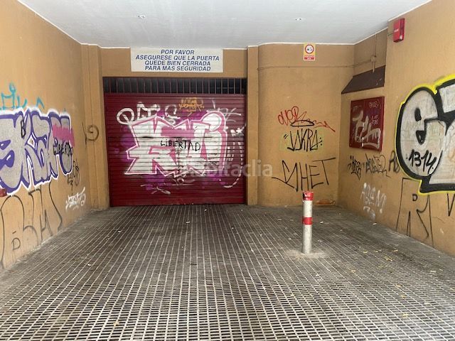 Foto 58cf6ccd-3fba-476c-b264-ab1e24b7050b. Aparcament cotxe a Sant Andreu de Palomar Barcelona