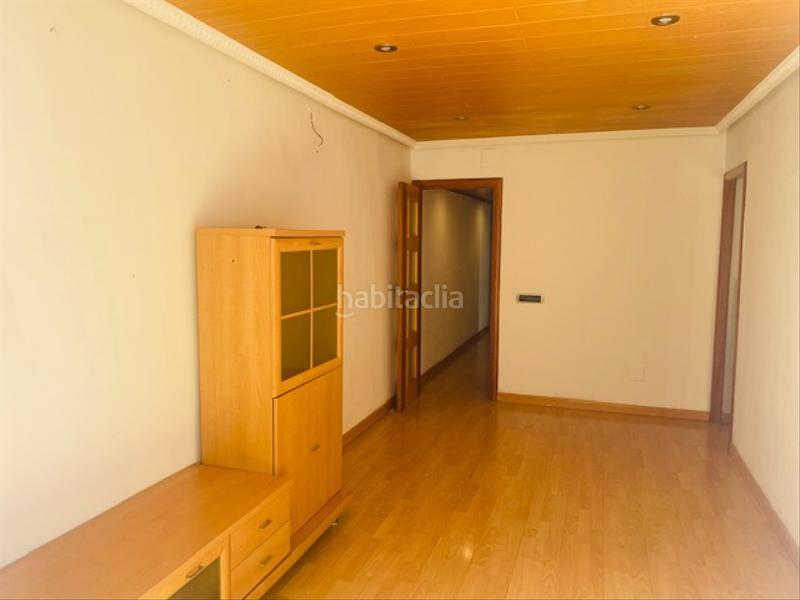 Foto 5e5fcbf3-2804-4097-b398-c74a2ae820e7. Dachwohnung in Santa Rosa Santa Coloma de Gramenet