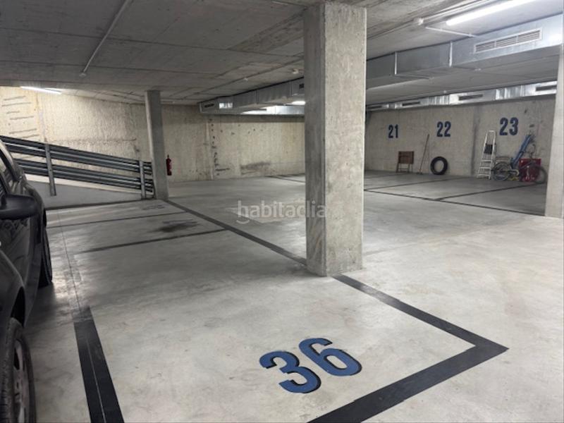 Foto fb6ec3c3-6fd6-4fa5-b3f9-5c9951dee9da. Autoparkplatz in carrer del poeta cabanyes 35 in El Poble Sec - Parc de Montjuïc Barcelona