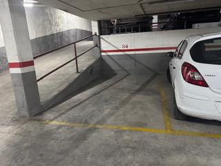 Parking coche en Carrer de galícia 17. Plaza de parquing en trinitat vella
