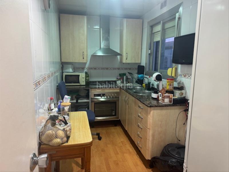 Foto 42af7652-d7b4-48ca-a587-ca3a7ba76b65. Piso con ascensor en carrer molí en Prosperitat Barcelona