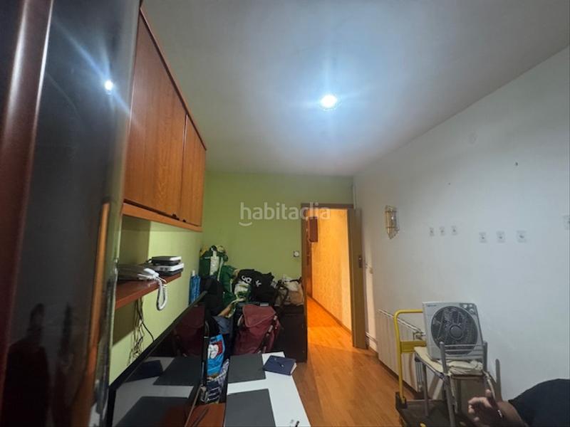 Foto baba9d0a-80fe-4172-b0f4-77b183cb3198. Piso con ascensor en carrer molí en Prosperitat Barcelona