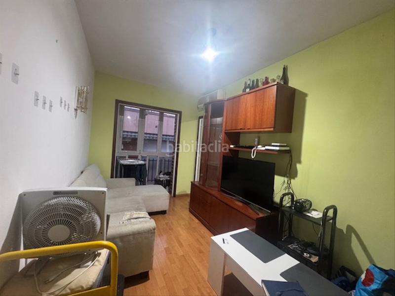 Foto dbdf59b2-e651-471f-8c3d-9ec741be08b1. Piso con ascensor en carrer molí en Prosperitat Barcelona