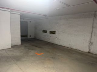 Lloguer Aparcament cotxe a Carrer de sant hipòlit 16. Plaza de parquing para coche y moto en sant andreu