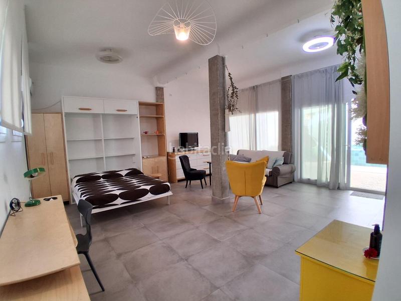 Foto f15f5d84-aff7-44eb-be07-a3d75f840ab4. Alquiler apartamento moderno apartamento en alquiler en calle beethoven, en Sevilla