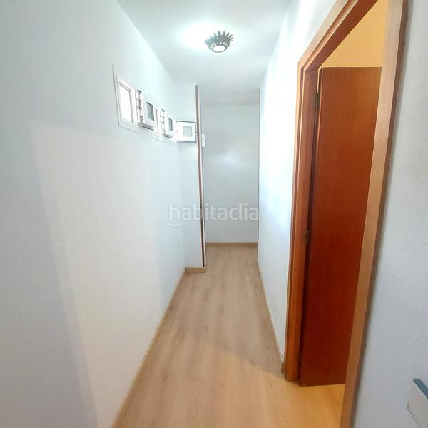 Foto 1d3d32db-6c67-4a0f-8774-e3e91452c8af. Piso en calle leon xiii 9 piso en jardines de capuchinosleon xiii en Sevilla