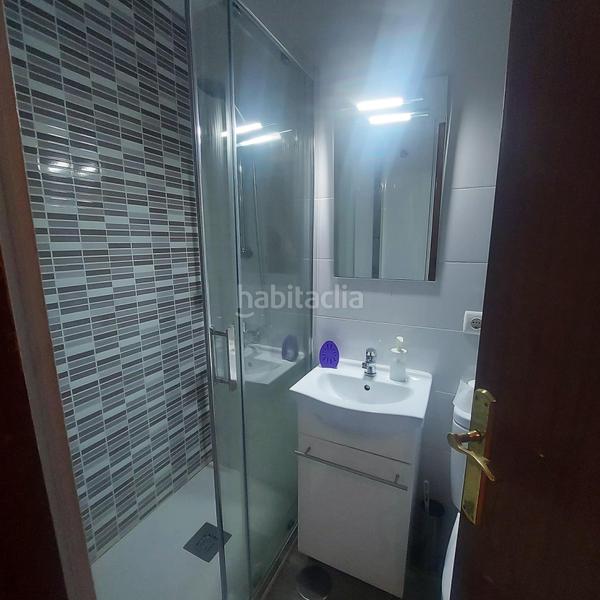 Foto d7ac1bb9-17bc-4e4f-8632-23e4f2925d78. Piso en calle leon xiii 9 piso en jardines de capuchinosleon xiii en Sevilla