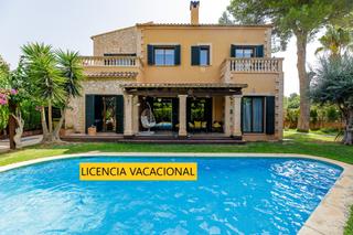 Xalet  Carrer de la milana. Impresionante propiedad en venta con licencia vacacional para 10