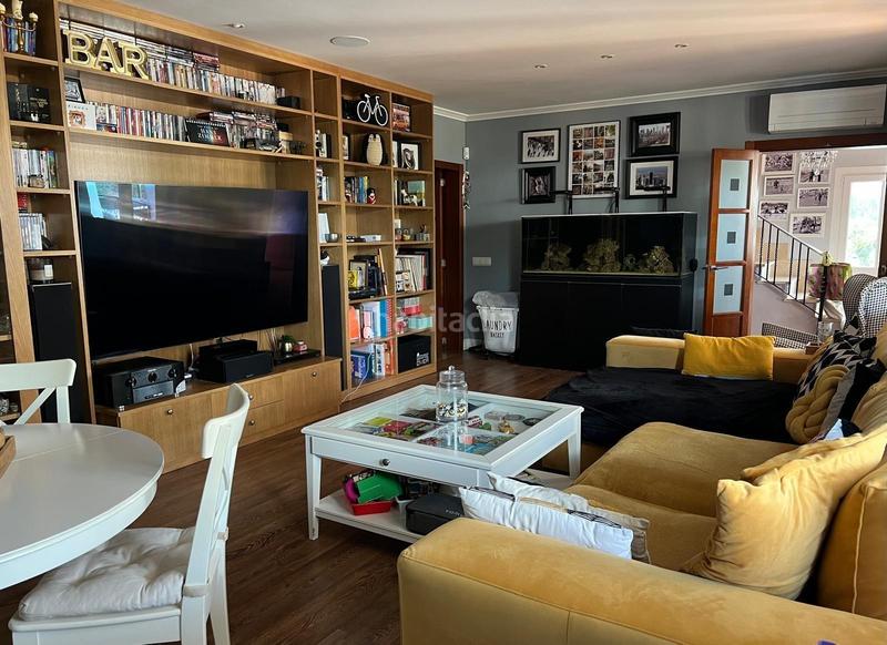 Foto e62582ca-9f4c-4c02-8648-c9d3ecca16f5. Chalet con camino piscina in Campos