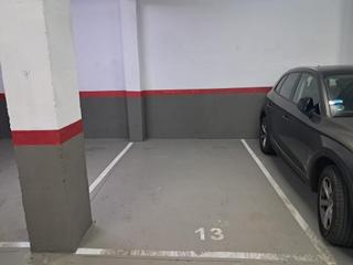 Parking coche en Carrer d'andreu feliu 37. ¡últimas plazas de parking disponibles en zona blanquerna / plaz