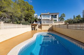 Casa aparellada  Avinguda tomàs blanes tolosa. Magnífico chalet pareado con piscina privada en costa d’en blane