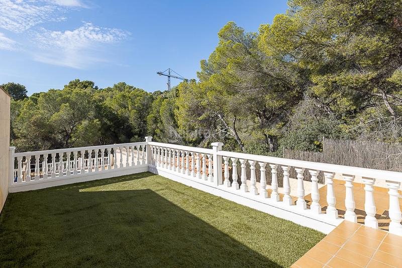 Foto 4cfd210e-2add-4ed3-b7d5-3cfe188e7846. Casa aparellada amb xemeneia calefacció piscina a Calvià