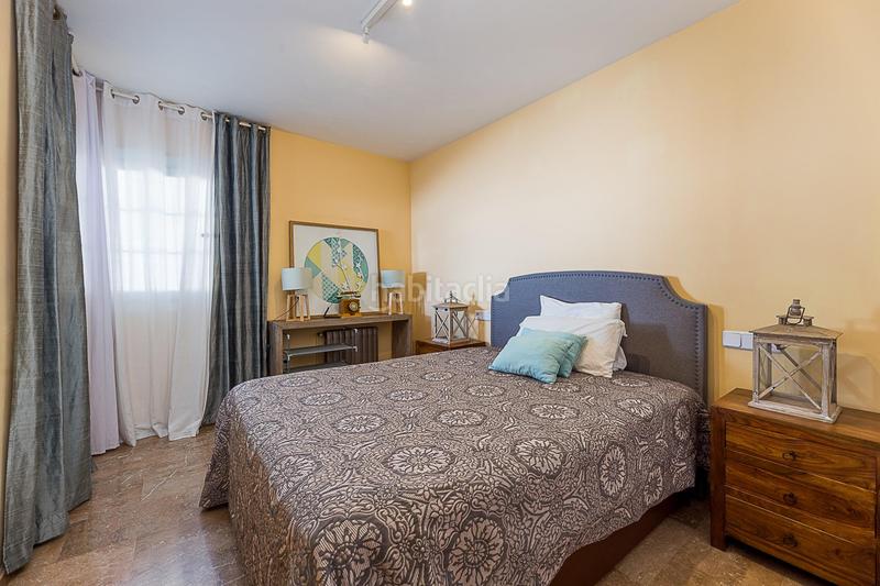 Foto 8b2b934e-bd18-4cdc-ada5-0d01f4e62b05. Casa aparellada amb xemeneia calefacció piscina a Calvià