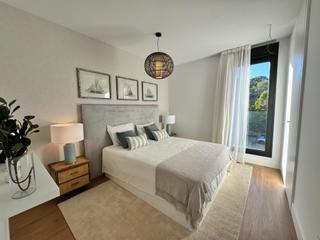 Casa aparellada  Carrer del ropit. Chalet pareado con piscina propia, jardn y aparcamiento en puig