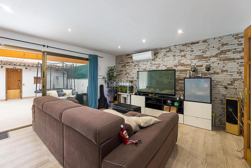 Foto 2be18e5e-24c0-44e8-bc1b-b5909f1dca1c. Casa adossada amb aparcament a Son Sardina Palma de Mallorca