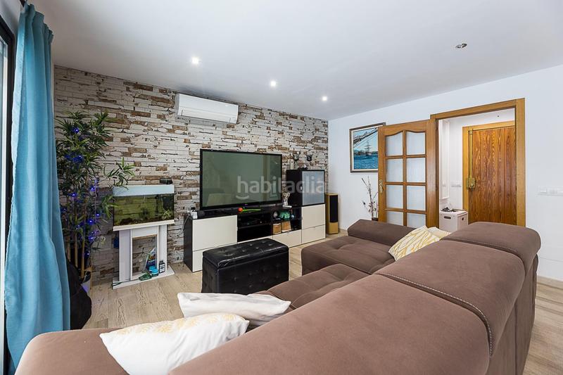 Foto e5f15a38-f9e6-493f-b4a8-a8b96a9c99a7. Casa adossada amb aparcament a Son Sardina Palma de Mallorca