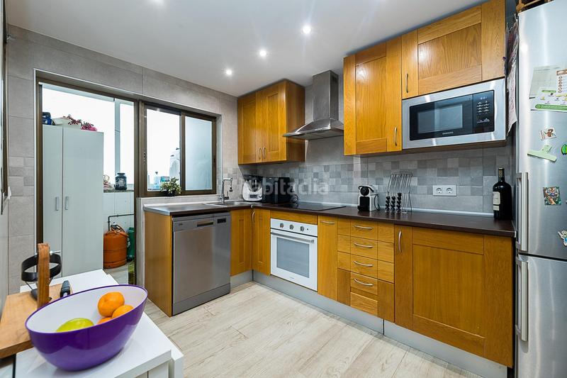 Foto ebdec84e-d0f8-465c-bb43-68e8ab468133. Casa adossada amb aparcament a Son Sardina Palma de Mallorca