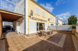 Doppelhaus  Carrer institut. ?? chalet pareado en son ramonell – espacio, luz y terraza.