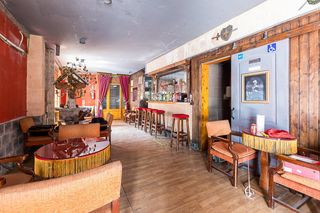 Local Comercial  Carrer de jaume ferran. ? local en esquina con gran visibilidad junto a plaza de toros –