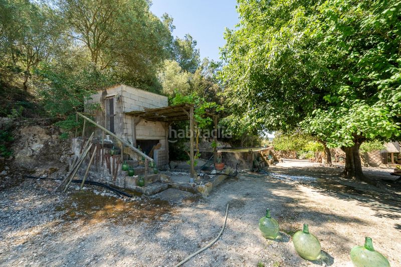 Foto ed84becd-9c61-4505-89f4-c8ae28566aef. Masia amb xemeneia aparcament piscina a Sant Joan
