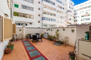 Pis  Carrer de monterrey. Amplio primer piso con ascensor y terraza en planta en santa cat