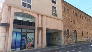 Aparcament cotxe a Carrer dels Caputxins