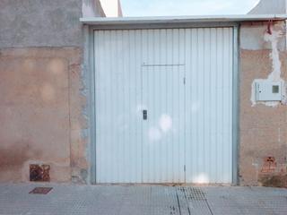 Aparcament cotxe a Calle purísima 24. Cochera de 116 m2, se puede hacer una casa