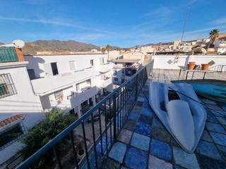 Casa adossada  Calle calle de ricardo calvo. Casa adosada de 5 habitaciones con terraza y patio en ciudad jar