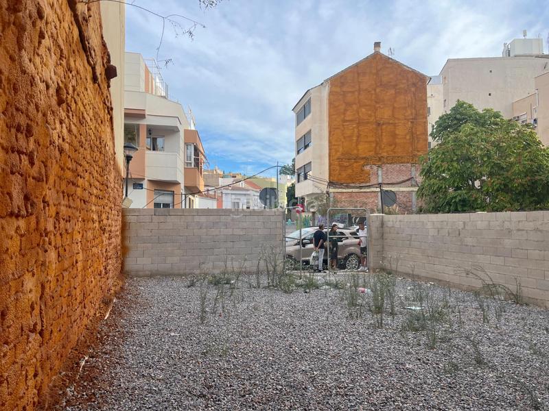 Foto c536ab55-5a98-4ec7-b832-7469137a0e1e. Terreno residencial solar en venta en zona hospital materno en Málaga