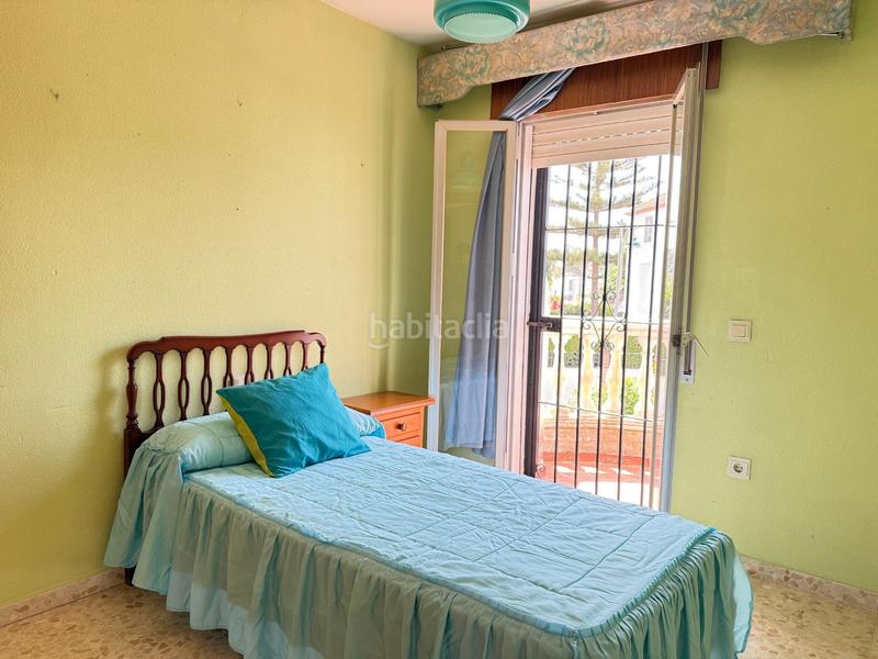 Foto 4bec7d2b-1fb0-4318-aaeb-6d8d24101490. Maison jumelée avec parking dans Guadalmar Málaga