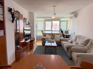Appartement  Calle jucar. Amplia vivienda de 4 dormitorios en el barrio de la paz  málaga