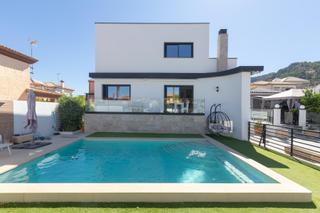 Chalet à Jardines de Alhaurín-Huerta Alta-Fuensanguínea. Exclusivo chalet individual en alhaurin de la torre