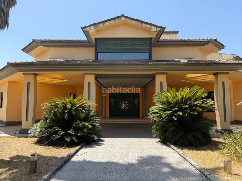 Foto 1ccb5bcc-872f-4769-8045-e1a561e4baa7. Chalet  independiente en venta en Gelves