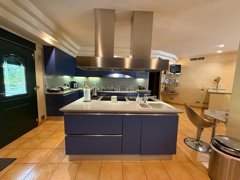 Foto 2f17640b-9a99-48ba-b7bd-4157d17fe50e. Chalet  independiente en venta en Gelves