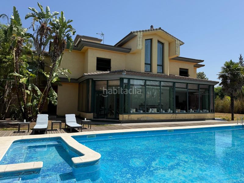 Foto 3d9d4502-89fc-4ec3-a8ec-09b5a7ba8b08. Chalet  independiente en venta en Gelves