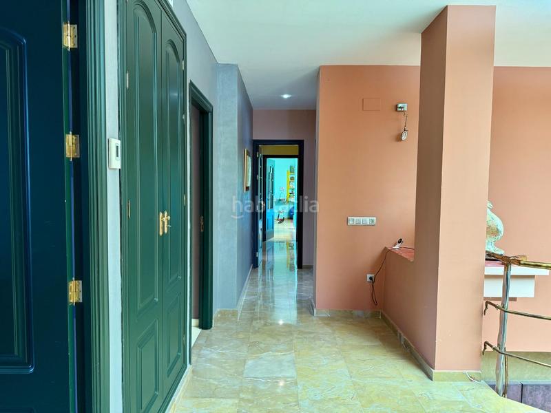 Foto a81ad51f-86e8-4283-8653-5988fb3eff63. Chalet  independiente en venta en Gelves