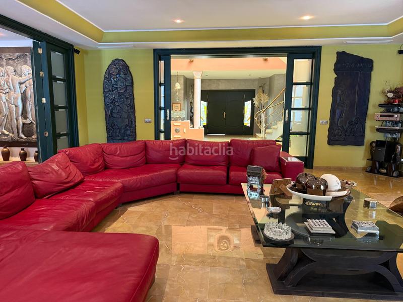 Foto bcaf54b4-5d87-42cb-96be-4830a3ed05a5. Chalet  independiente en venta en Gelves