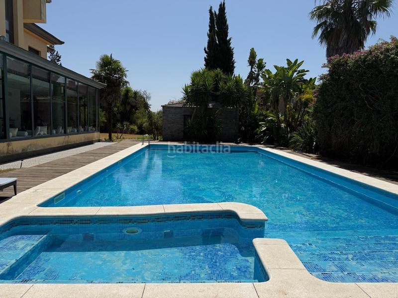 Foto c37029ec-8cb2-4316-a655-7509c1dd43d8. Chalet  independiente en venta en Gelves