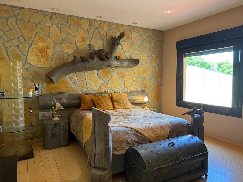 Foto ce8904e6-4e2d-4a99-b41b-c06e84948a87. Chalet  independiente en venta en Gelves