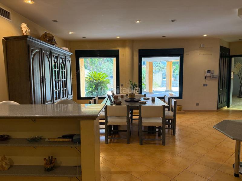 Foto d5771dae-3d36-498d-a06b-965b41e77d95. Chalet  independiente en venta en Gelves