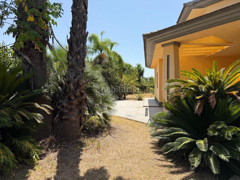Foto d58986bd-c1cc-4ce6-a893-68213bd78123. Chalet  independiente en venta en Gelves