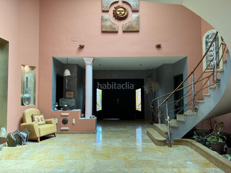 Foto d8810a2b-2984-4a8e-bb39-516d99d24665. Chalet  independiente en venta en Gelves